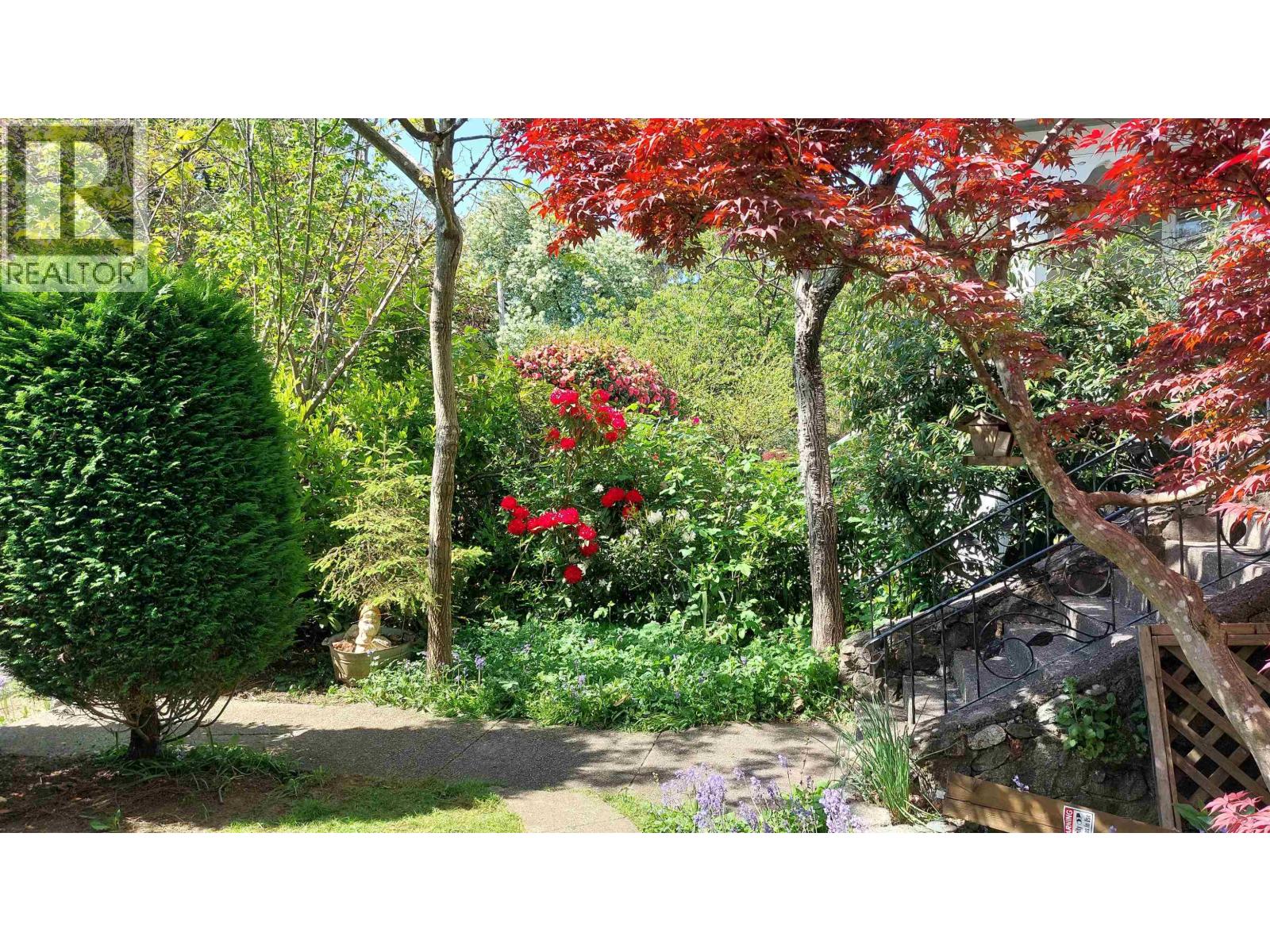 1951 NAPIER STREET, Vancouver