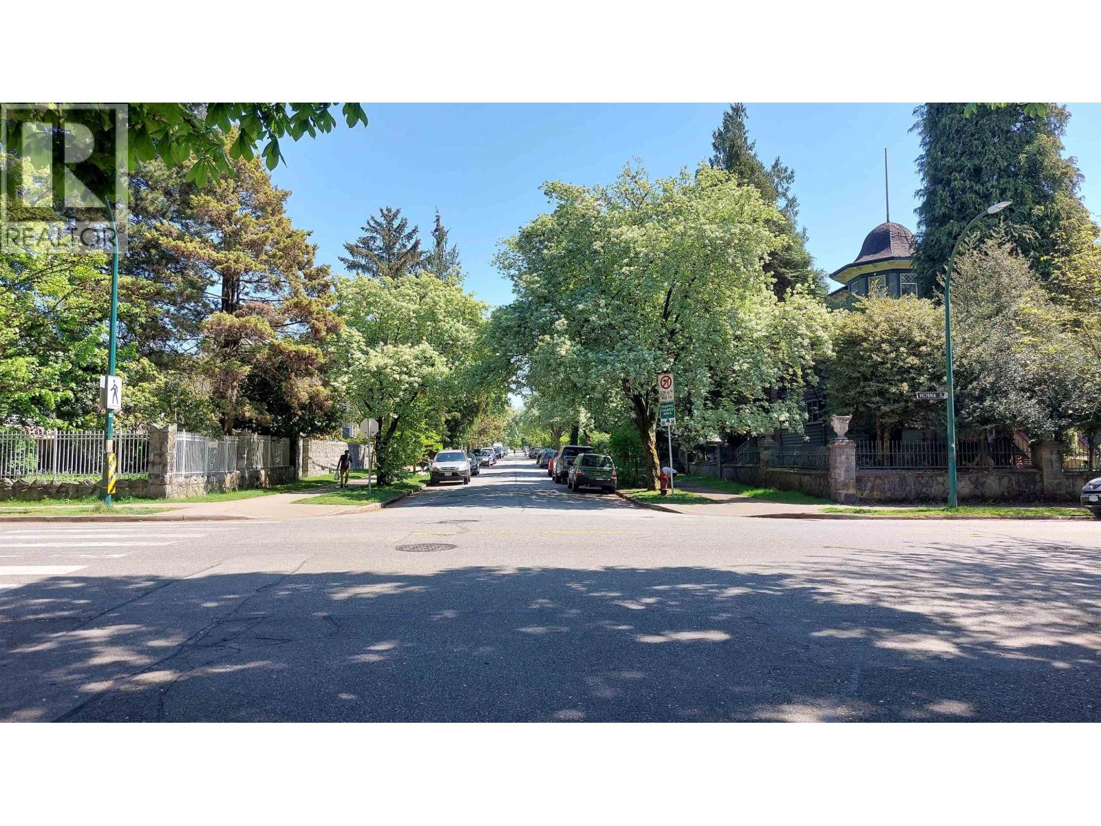 1951 NAPIER STREET, Vancouver