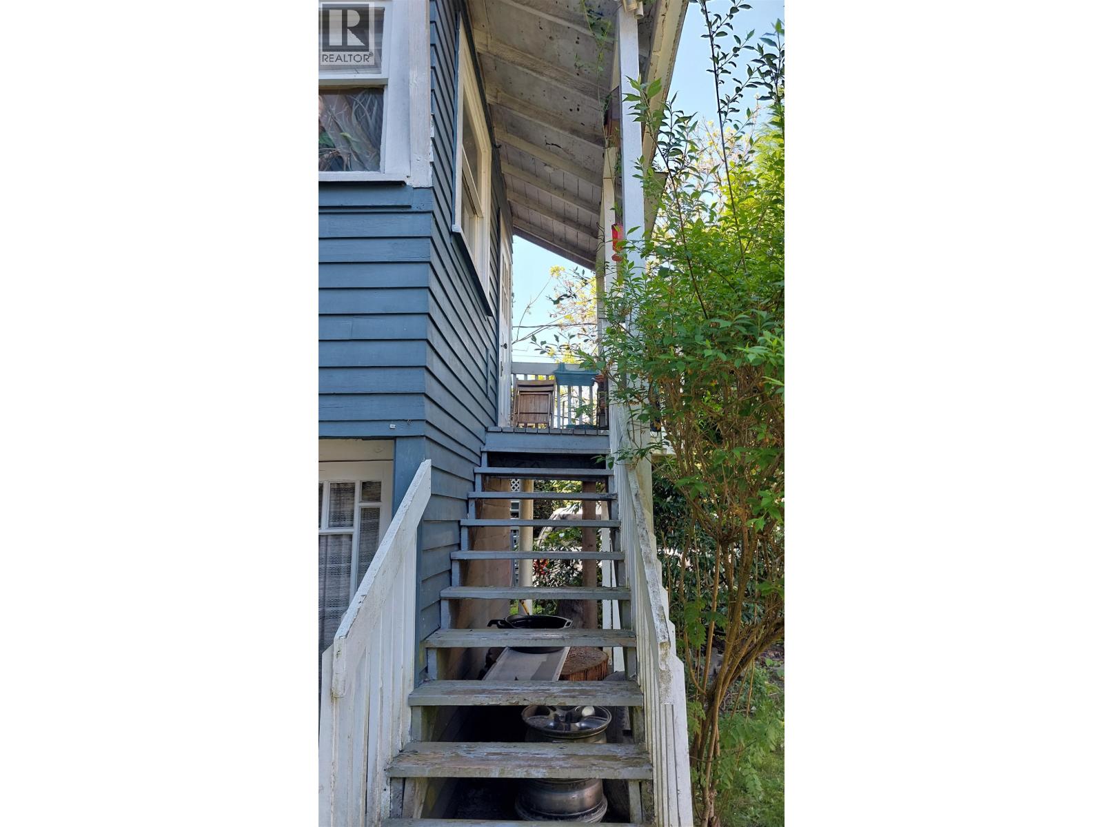 1951 NAPIER STREET, Vancouver