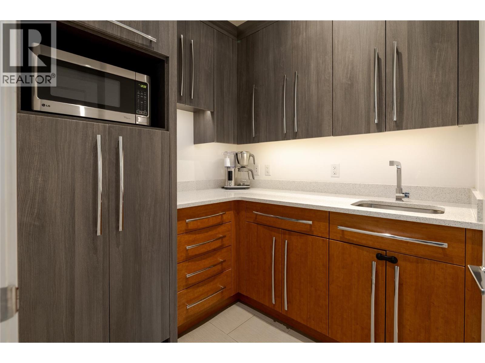 385 Cadder Avenue, Kelowna