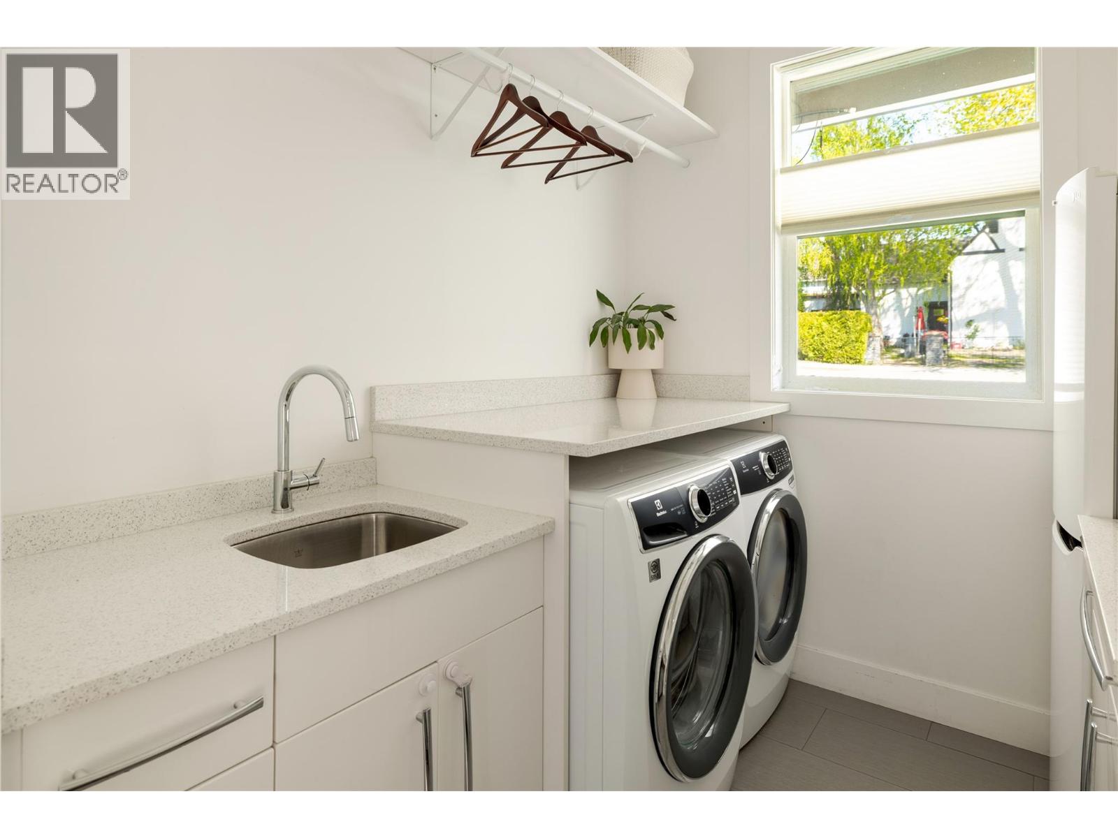 385 Cadder Avenue, Kelowna
