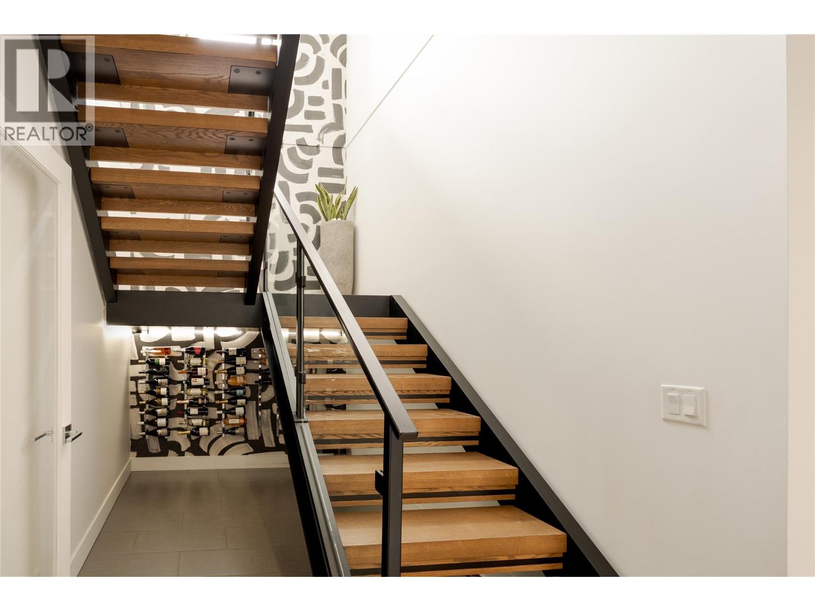 385 Cadder Avenue, Kelowna