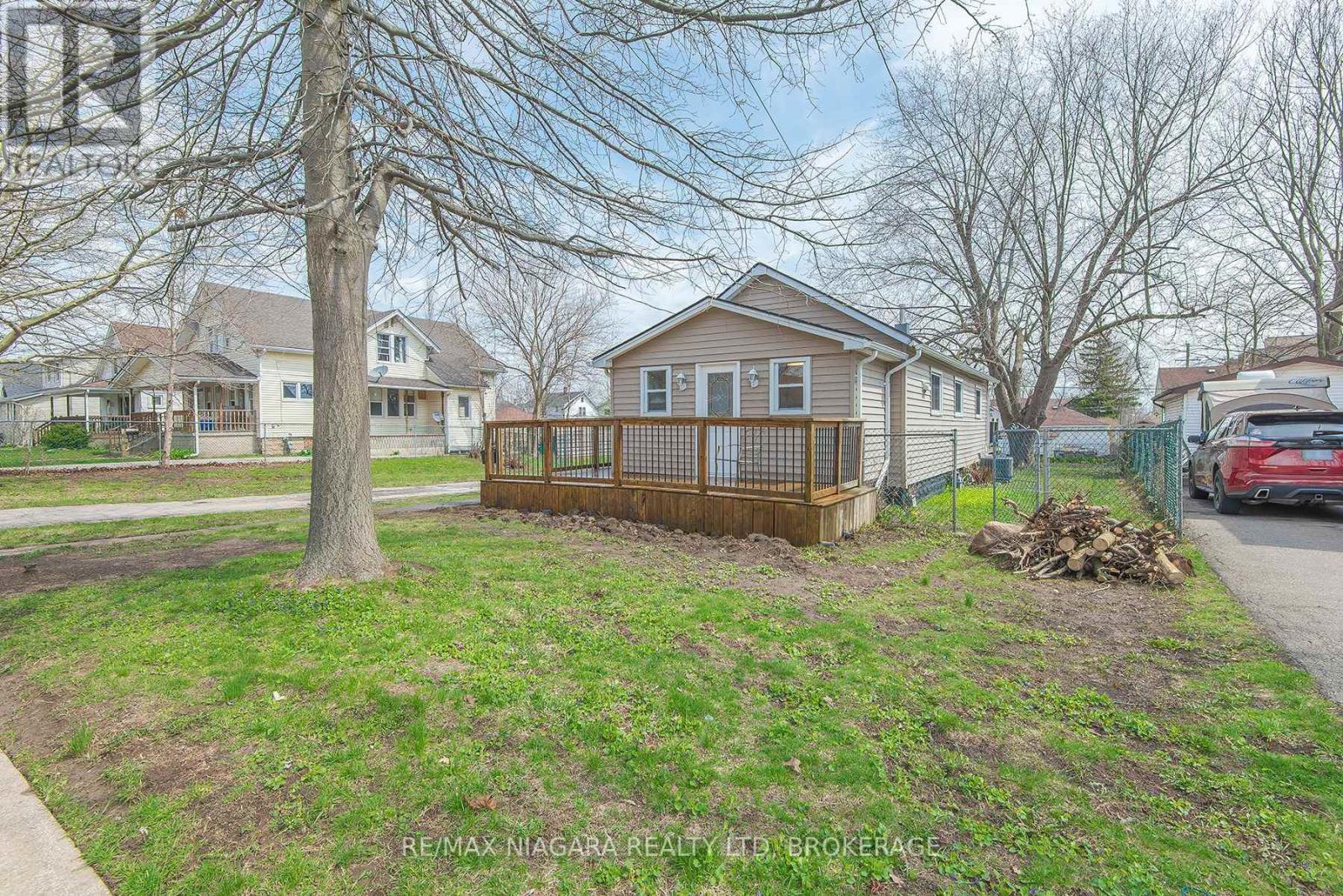 243 NORTH STREET N - 2