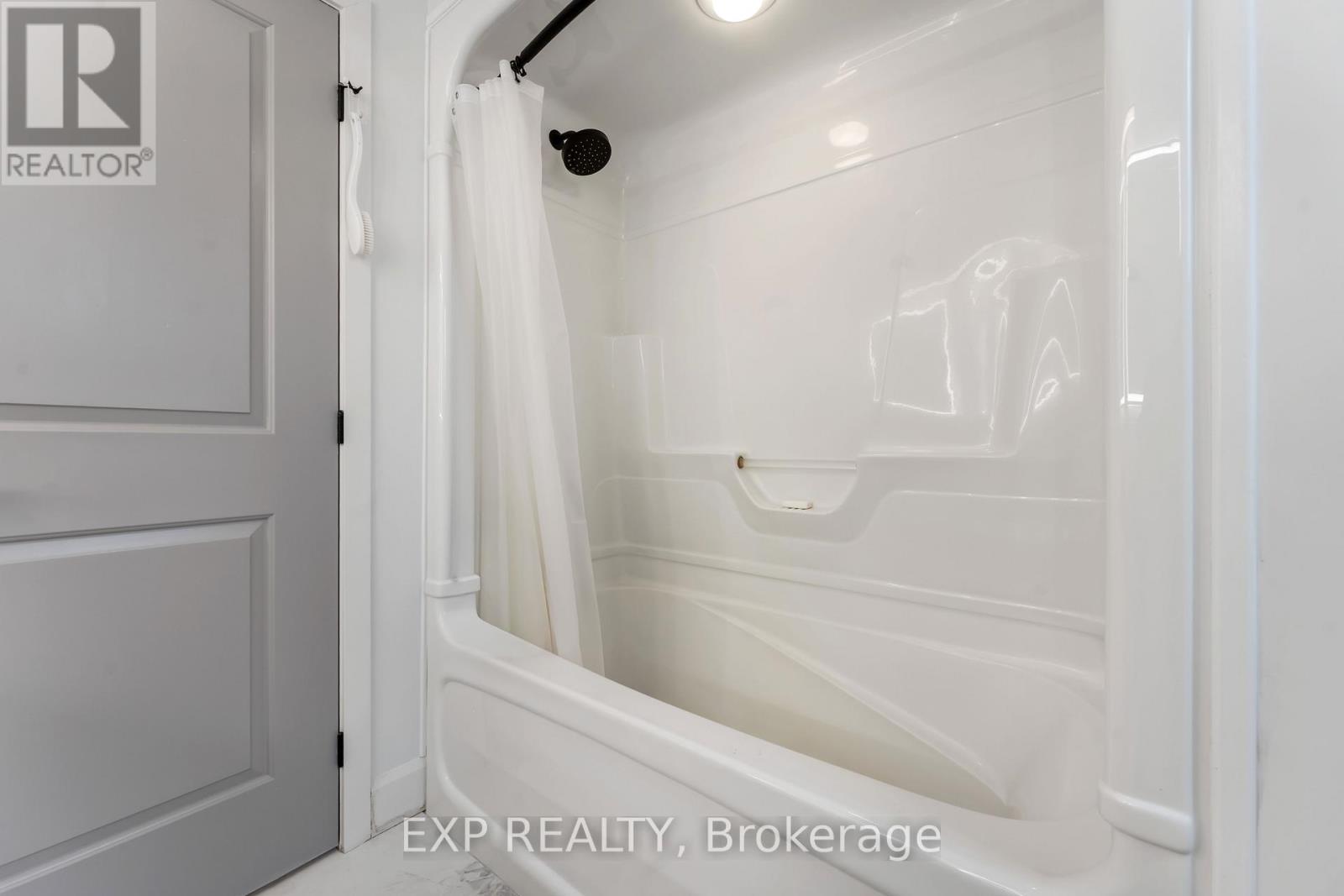 2760 JOHANNES STREET - 9