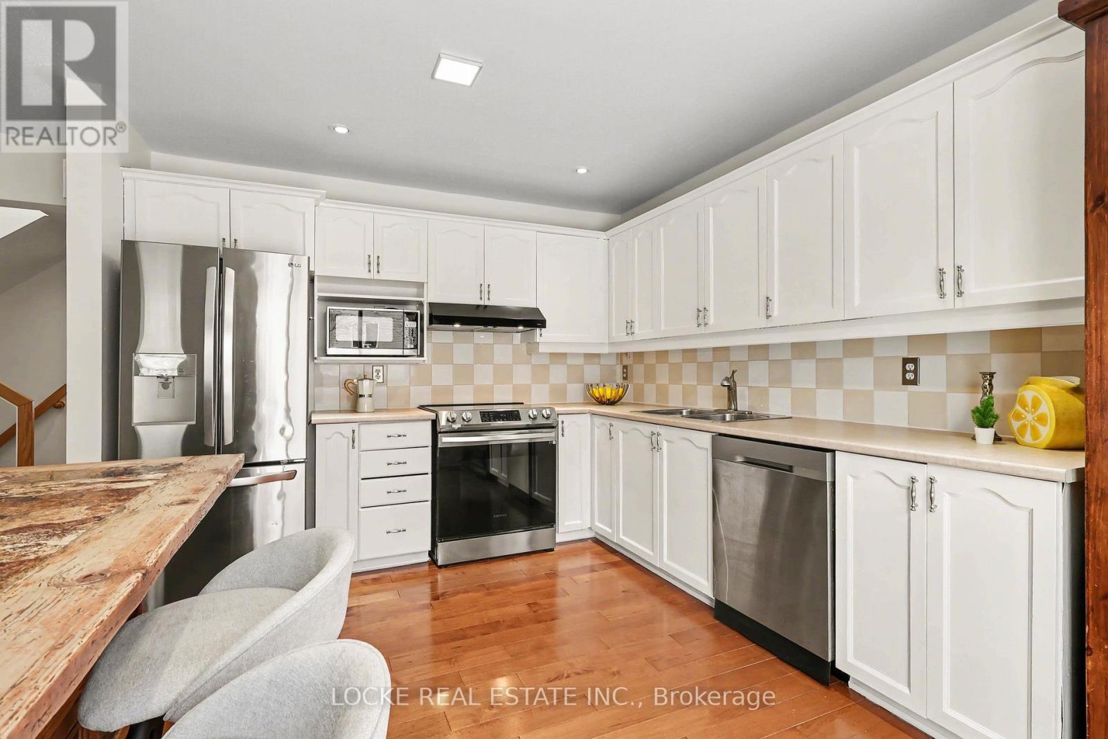 6020 LONGLEAF DRIVE - 16