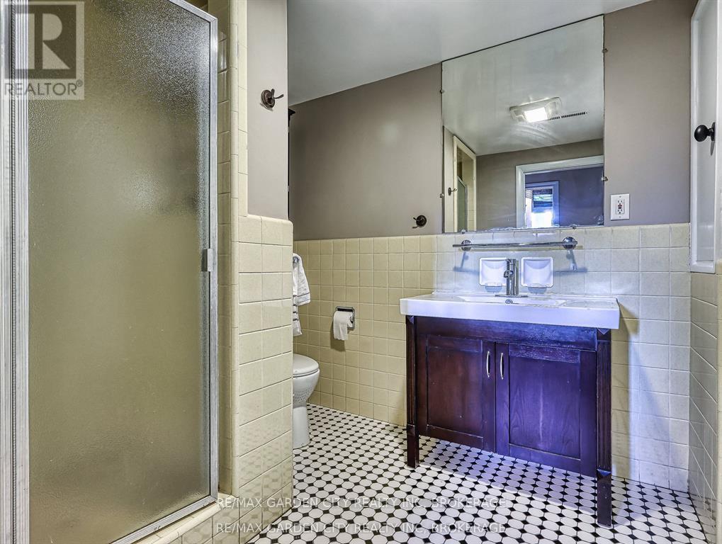 28 MARSDALE DRIVE - 35