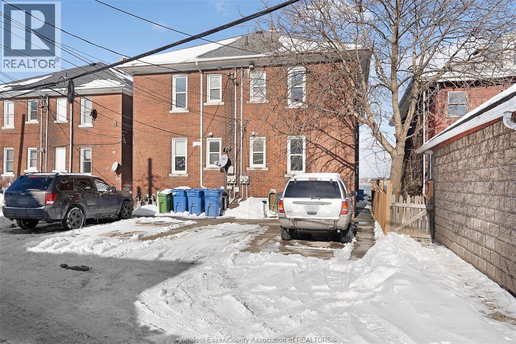 1529 RIVERSIDE DRIVE East, Windsor, Ontario, N9A2V1 — Photo 3