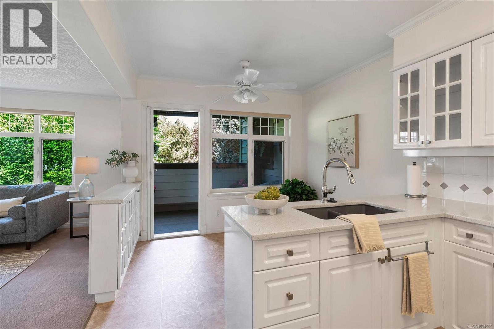 216 4490 Chatterton Way, Saanich