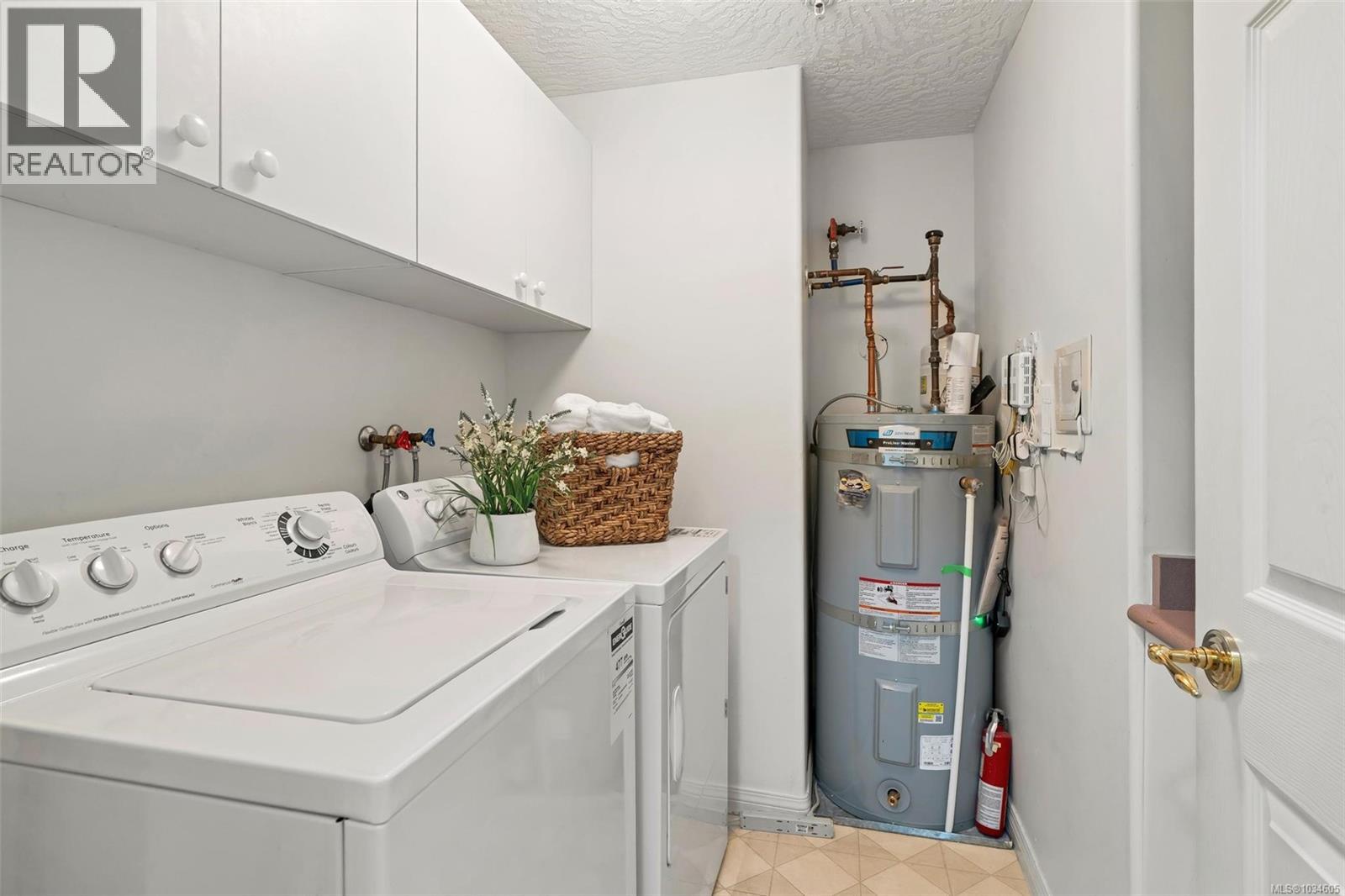 216 4490 Chatterton Way, Saanich