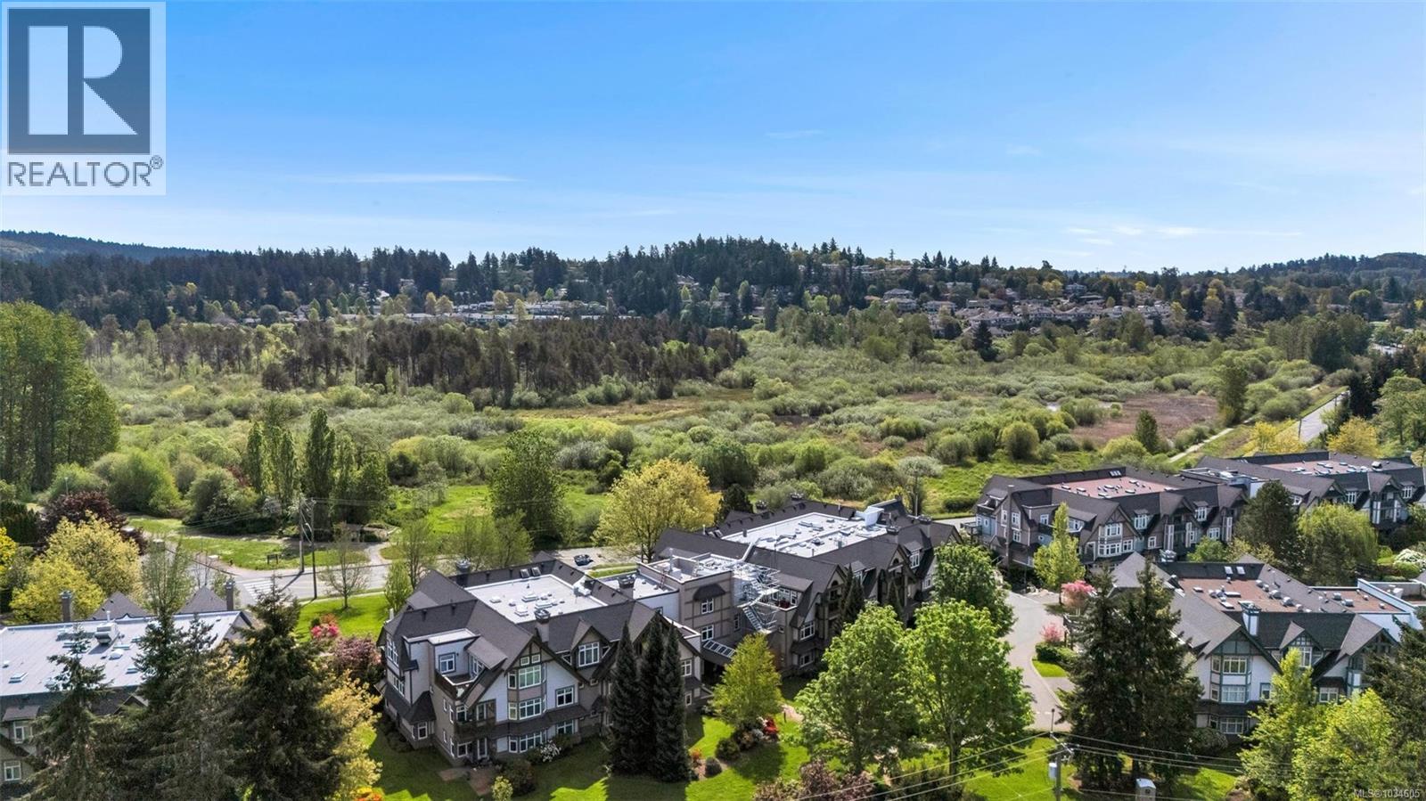 216 4490 Chatterton Way, Saanich