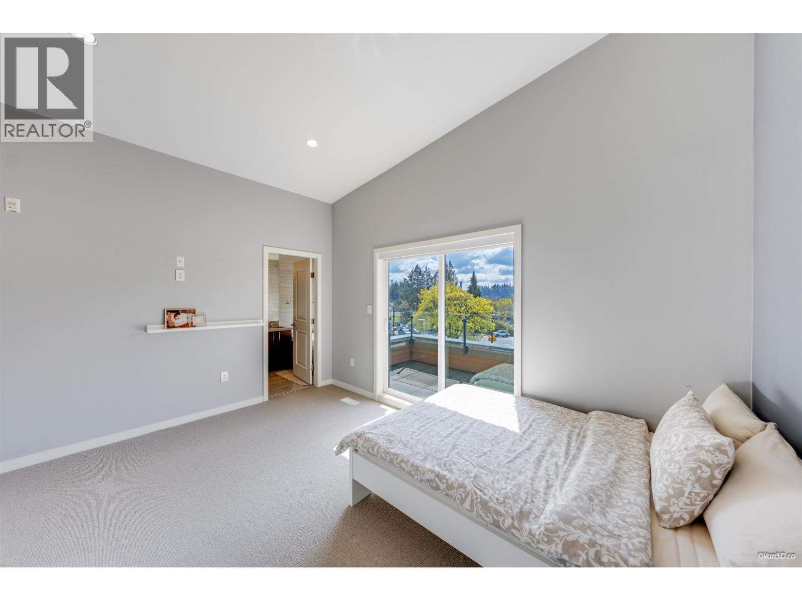 453 13TH STREET, West Vancouver