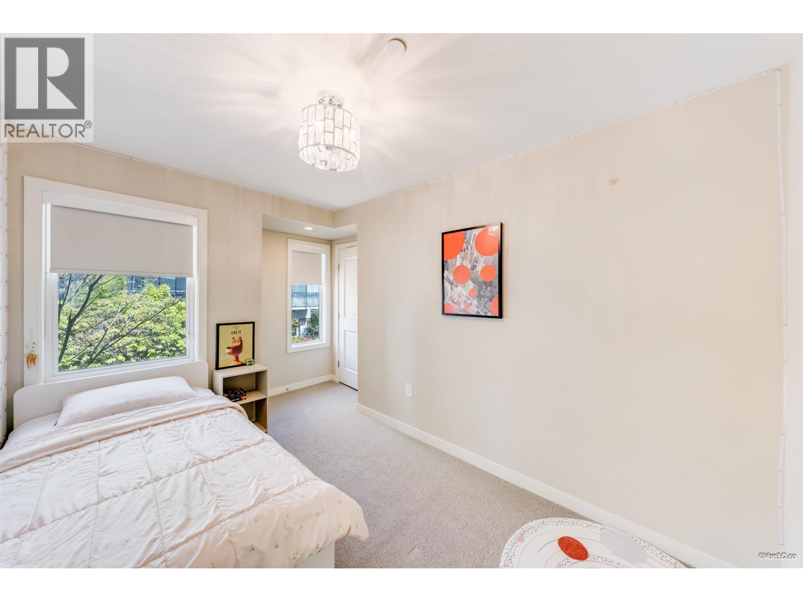 453 13TH STREET, West Vancouver
