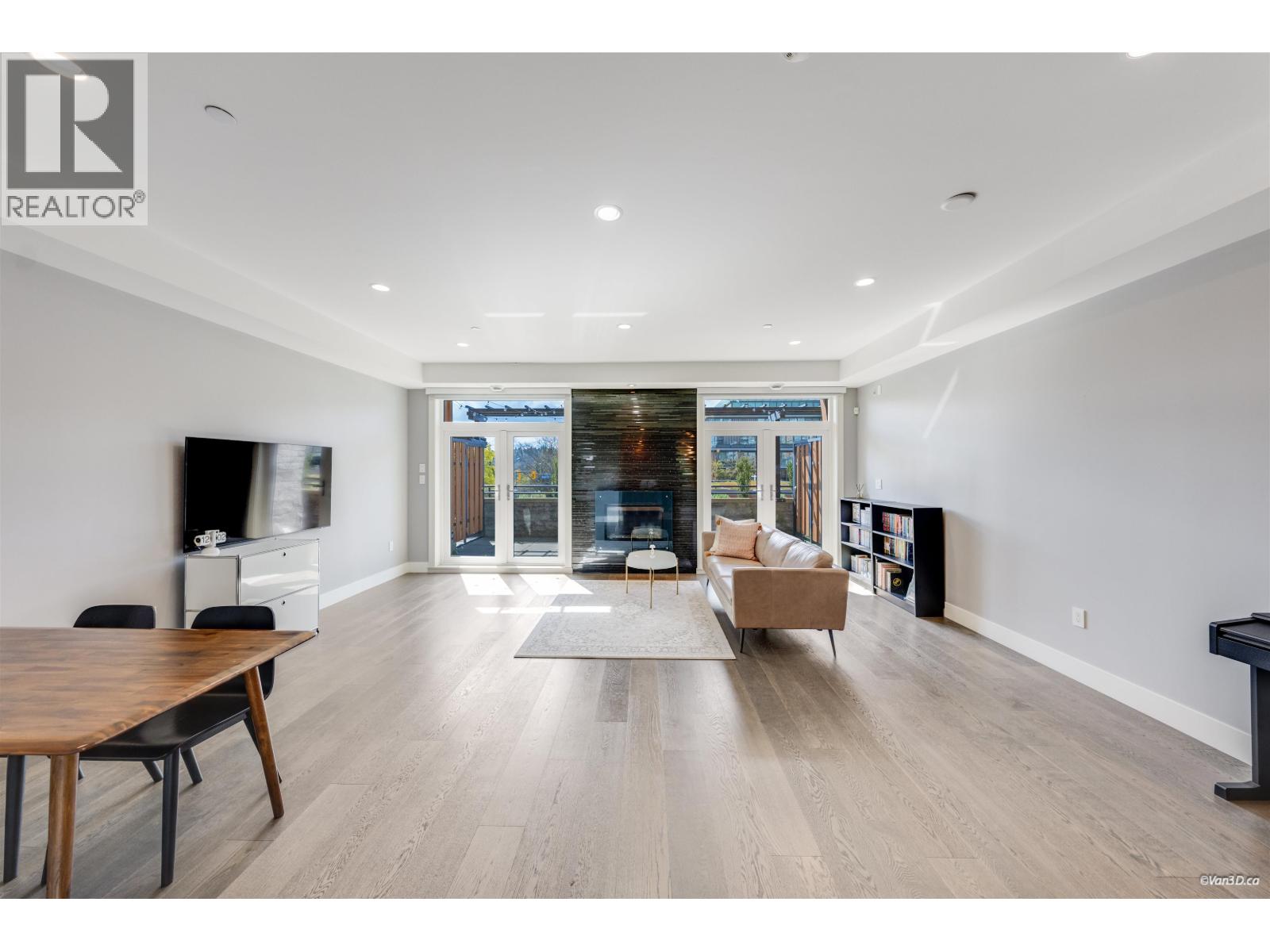 453 13TH STREET, West Vancouver