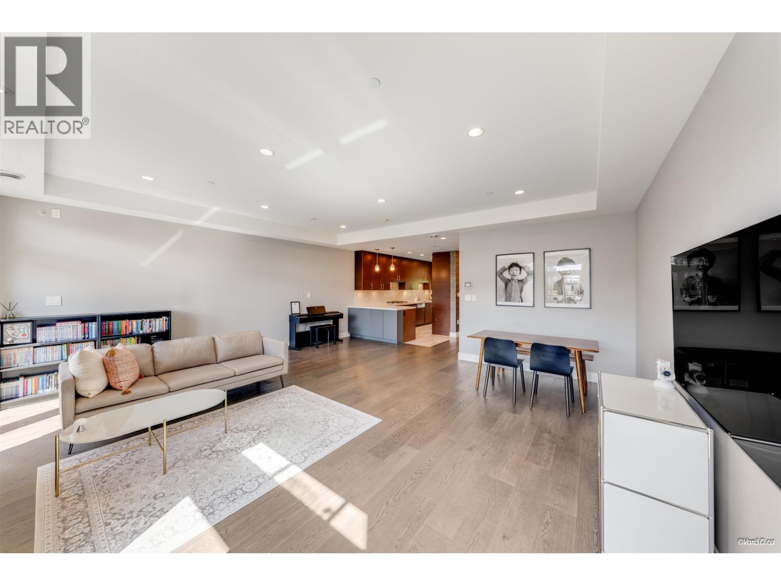 453 13TH STREET, West Vancouver
