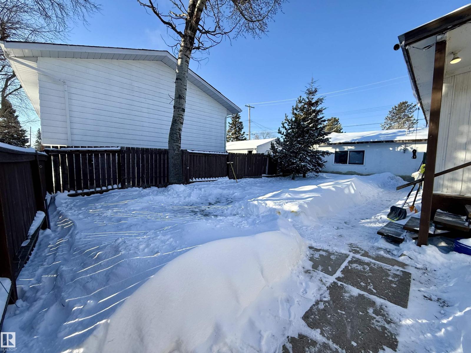 5072 43 ST - 5