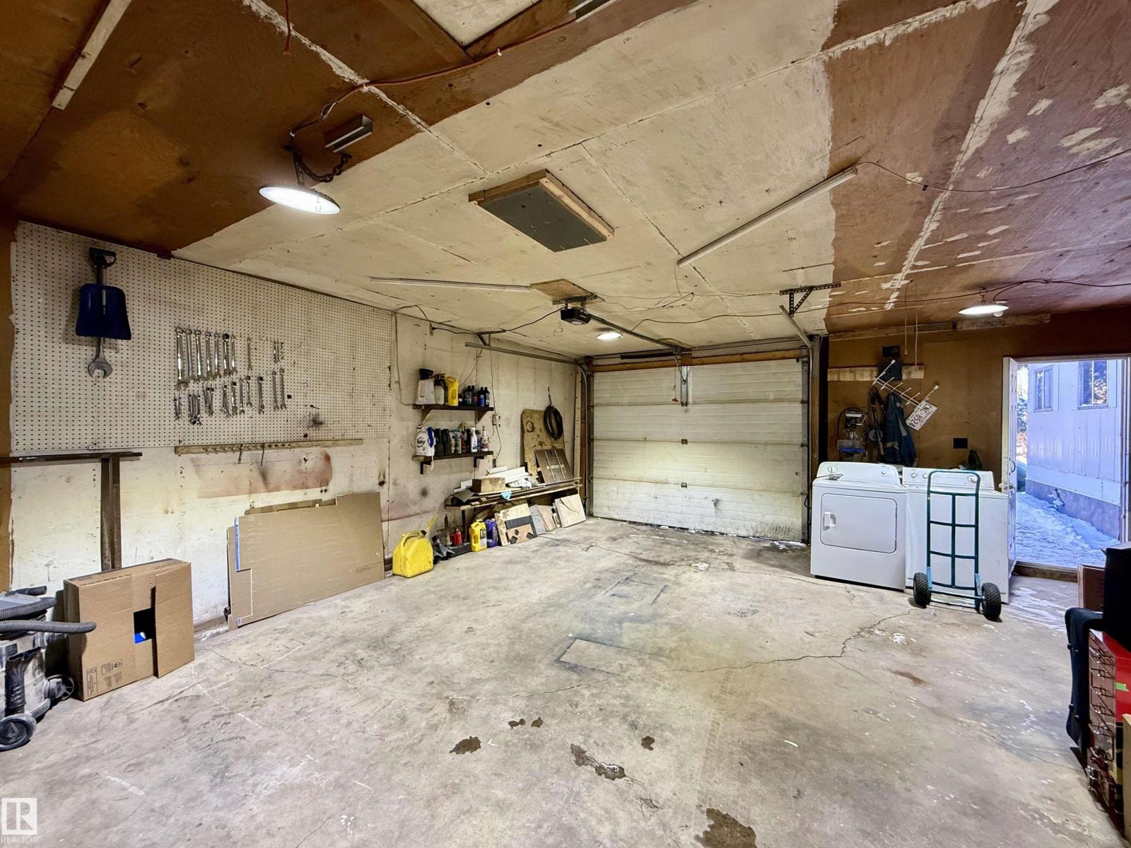 5072 43 ST - 33