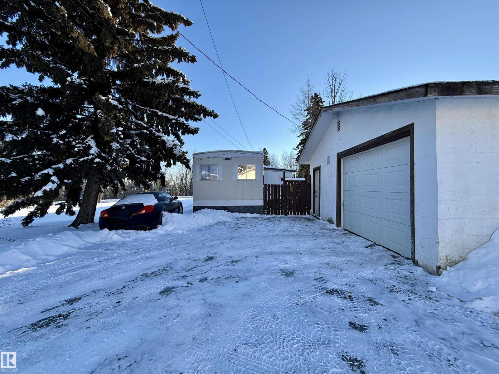 5072 43 ST - 31