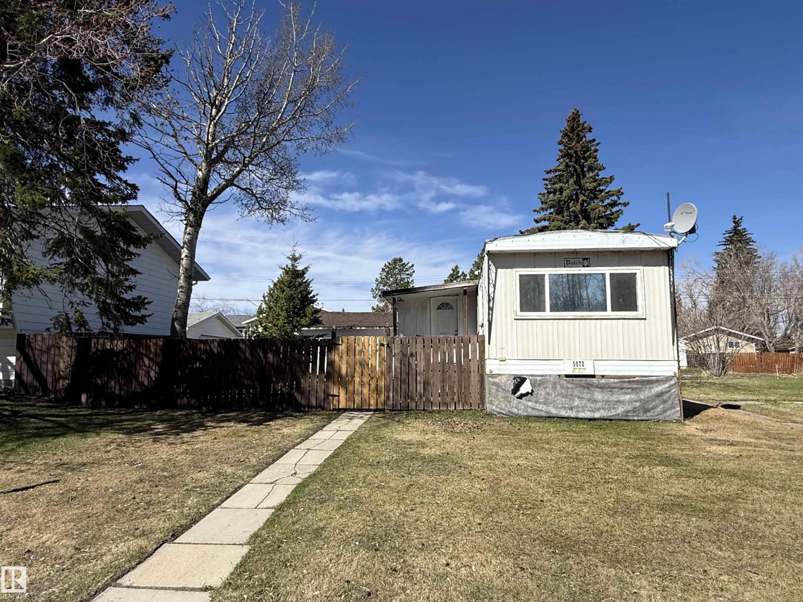 5072 43 ST - 1