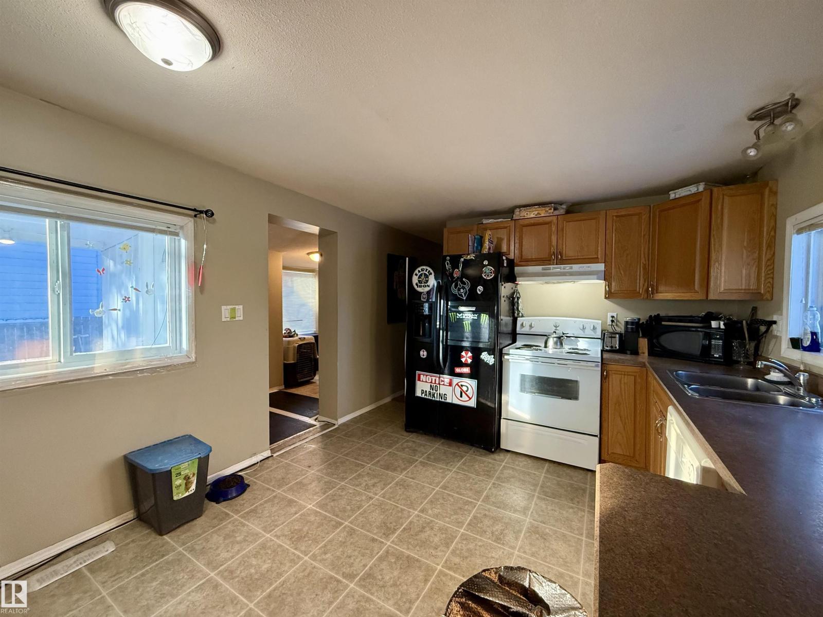 5072 43 ST - 11