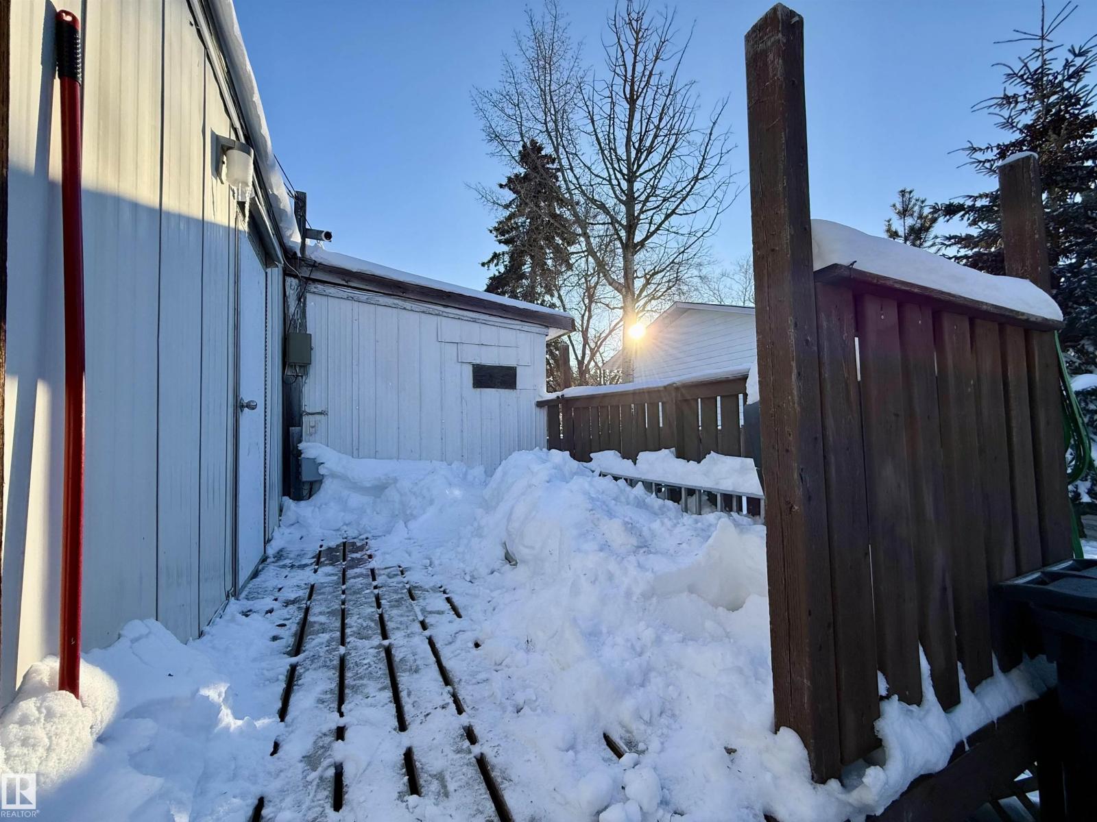 5072 43 ST - 28