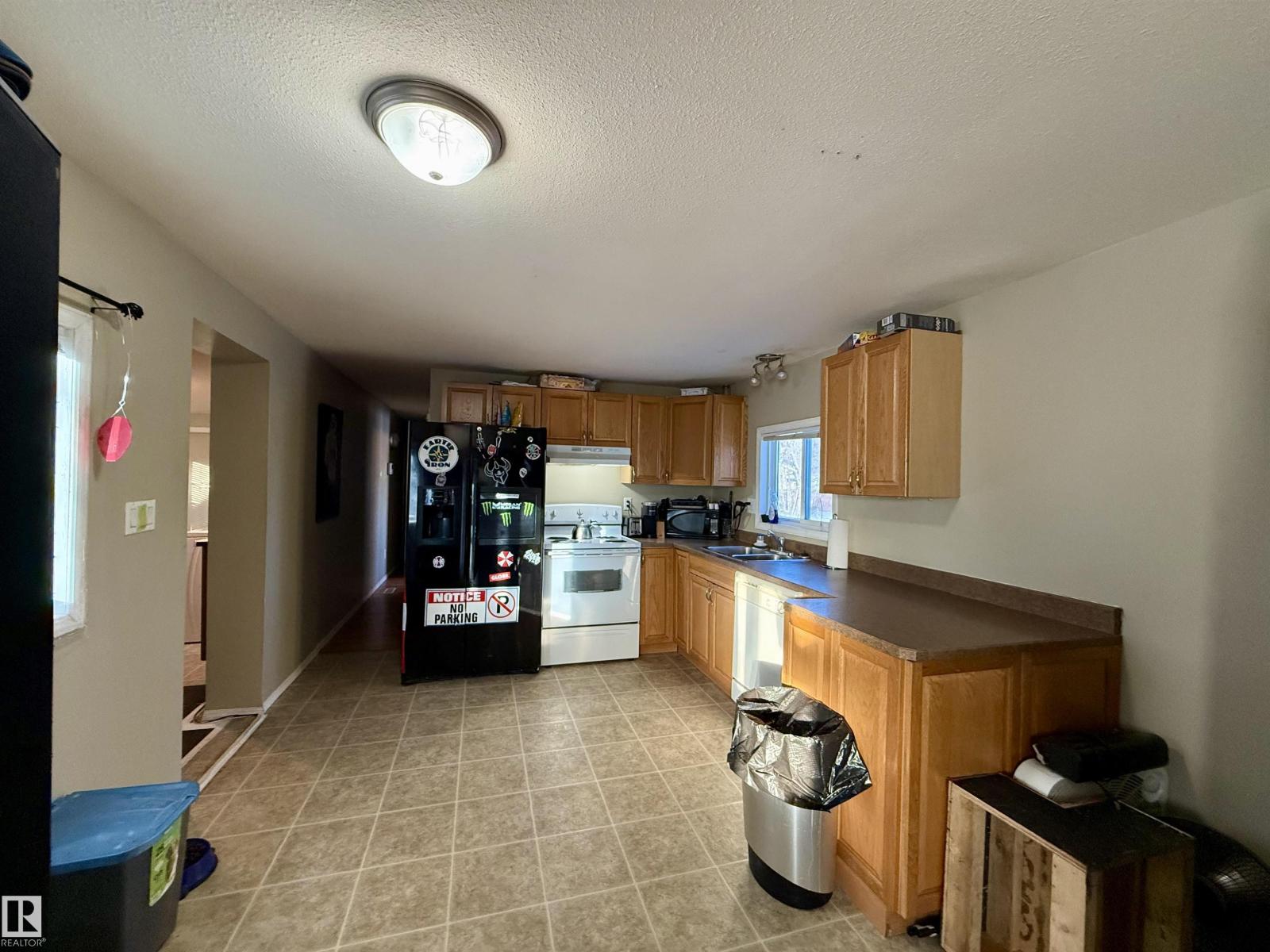 5072 43 ST - 14