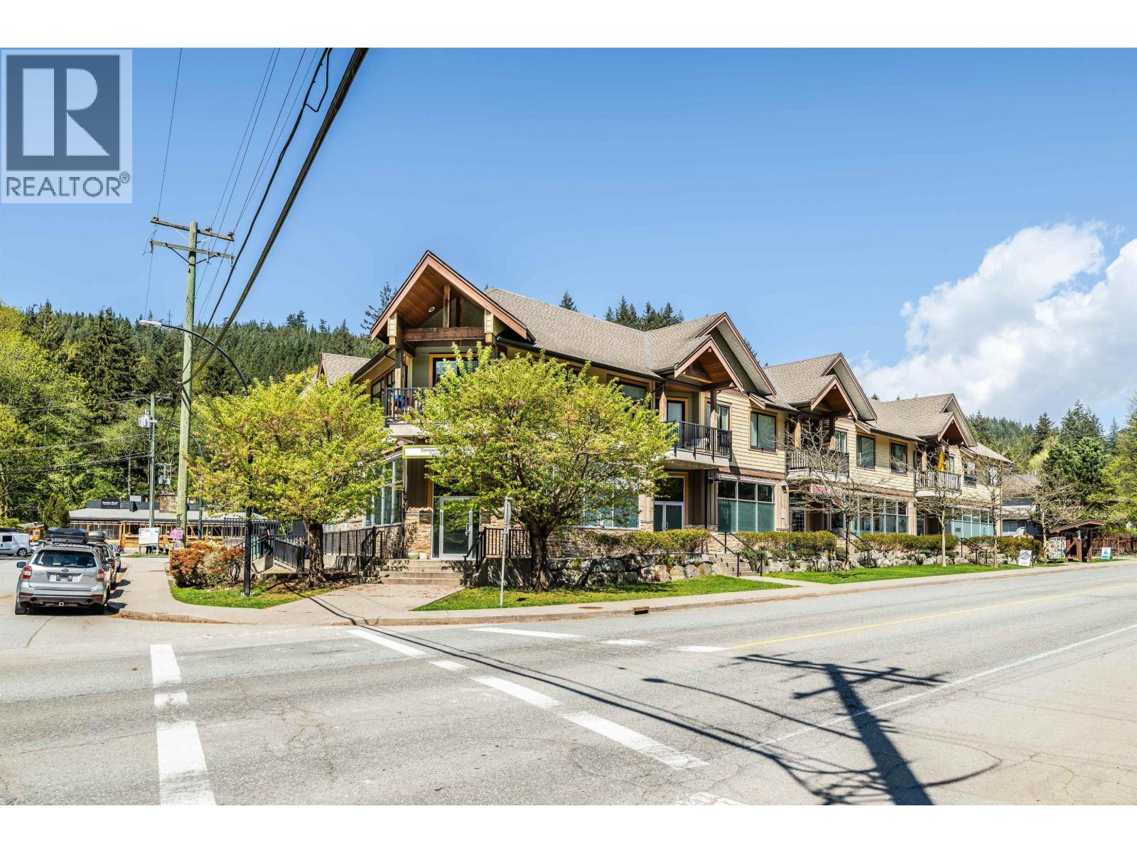 102&103 1909 MAPLE DRIVE