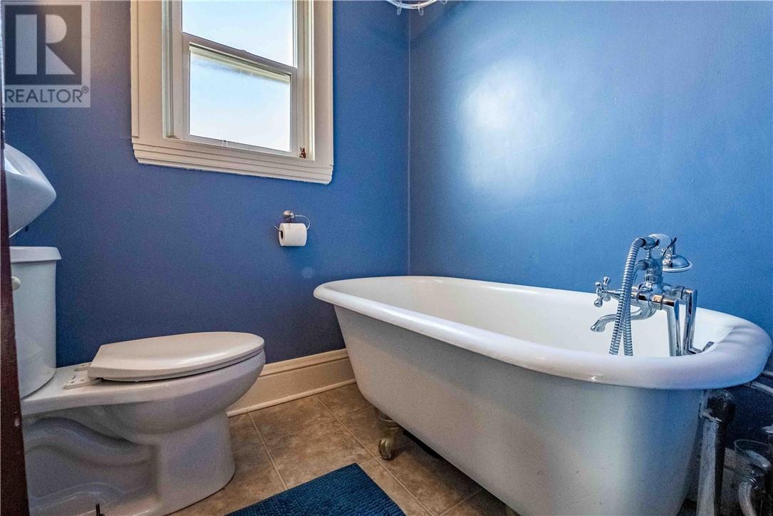 2 Eyre Street, Sudbury, Ontario, P3C4A3 — Photo 3