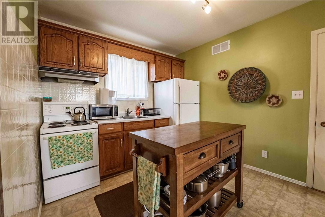 2 Eyre Street, Sudbury, Ontario, P3C4A3 — Photo 5