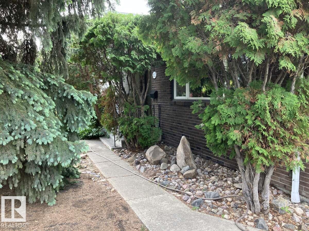 15212 86 AV NW, Edmonton