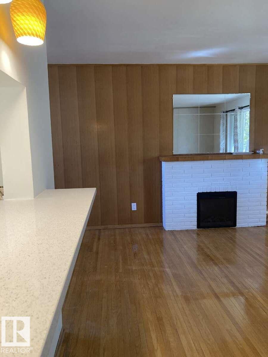 15212 86 AV NW, Edmonton