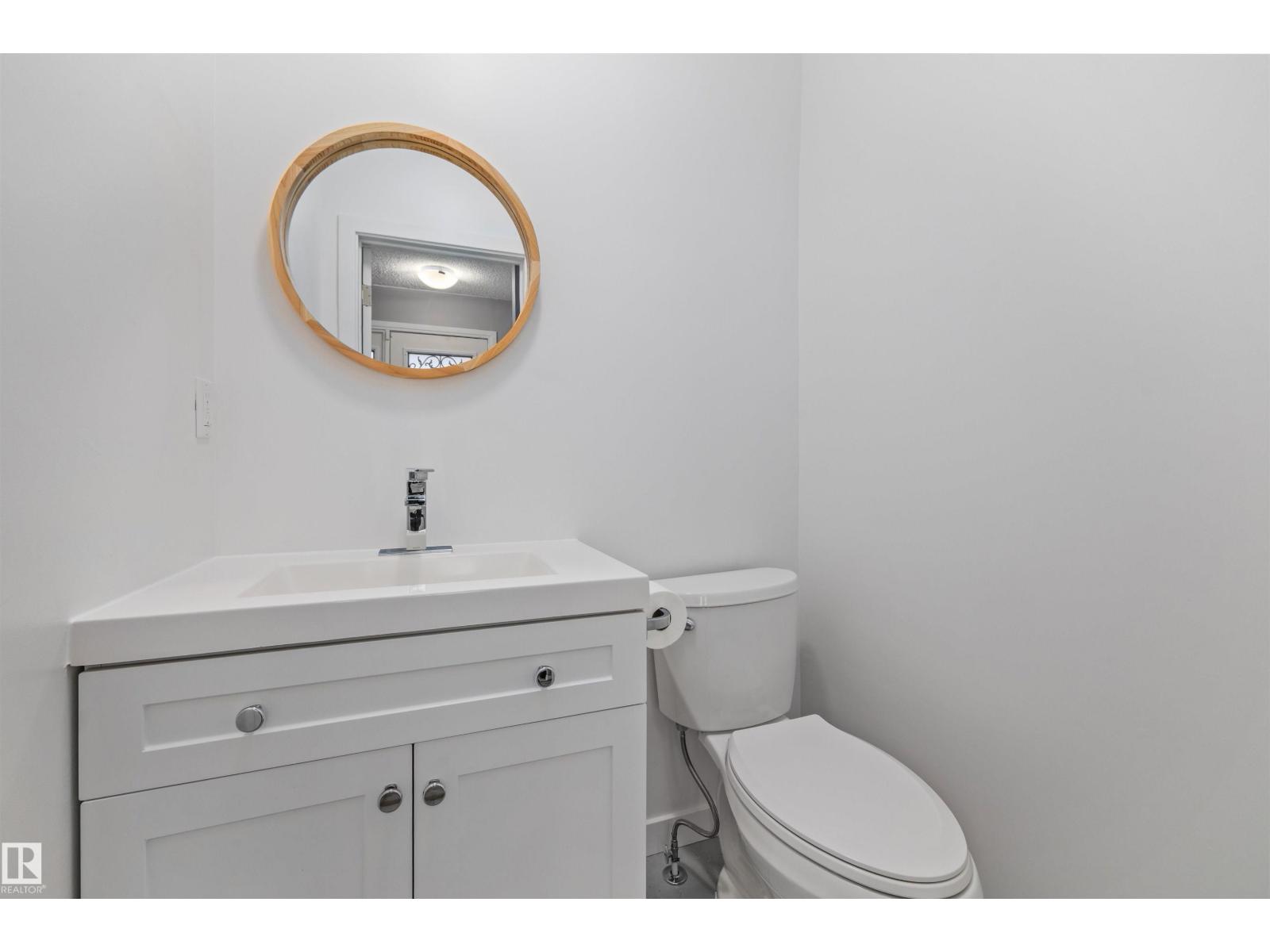 7927 71 AV NW, Edmonton