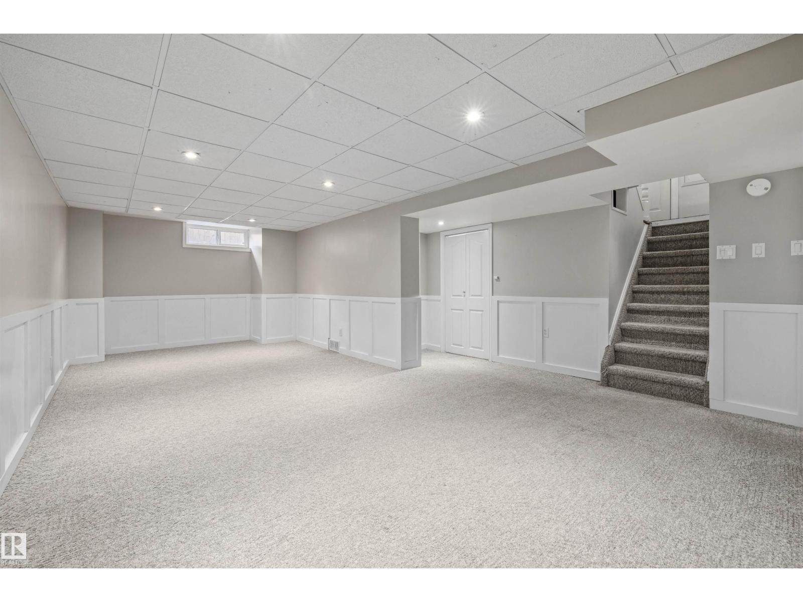 7927 71 AV NW, Edmonton