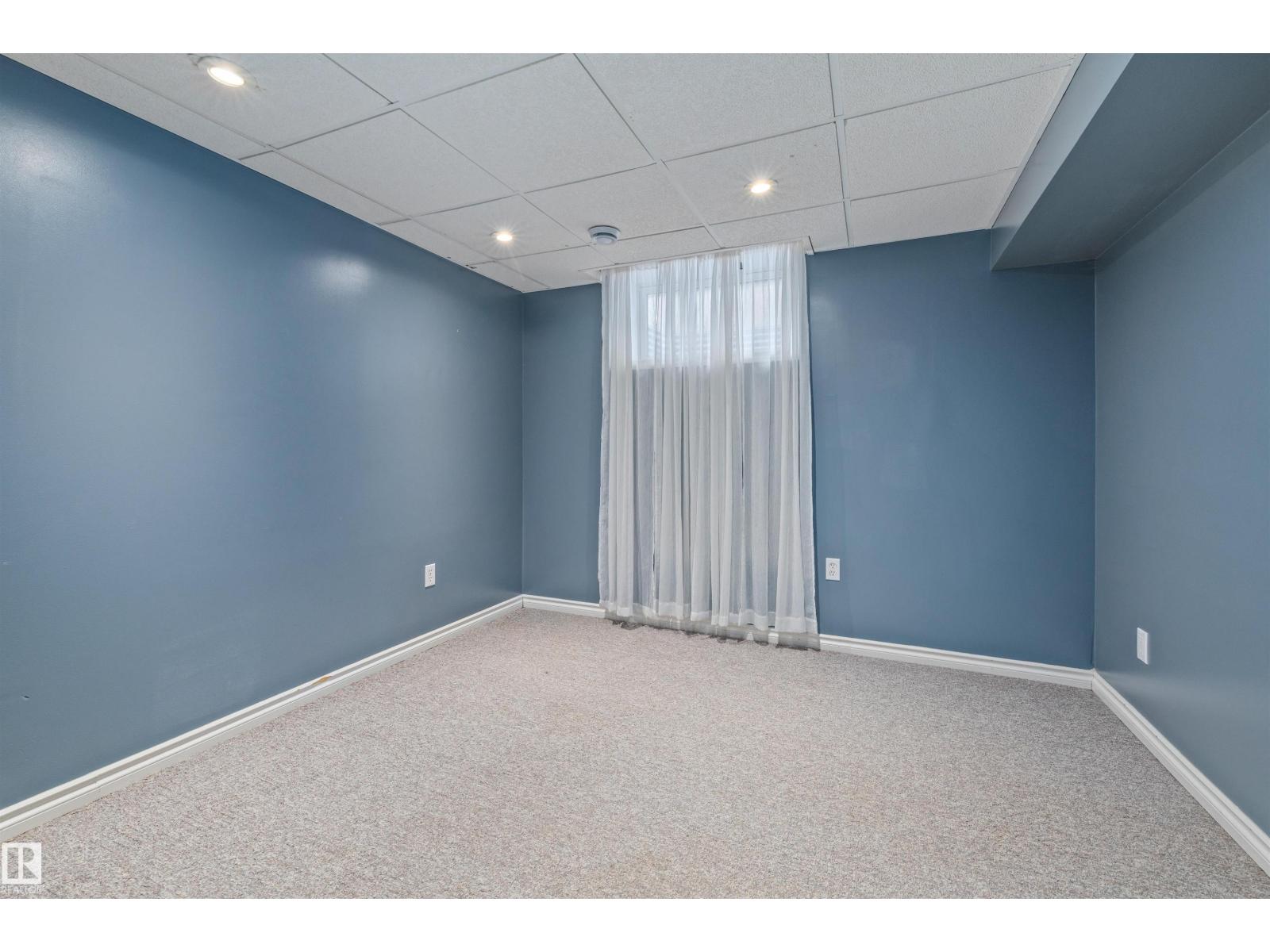 7927 71 AV NW, Edmonton