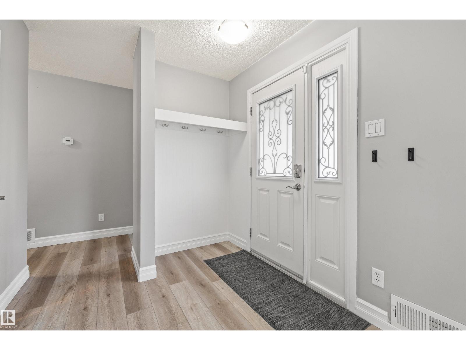 7927 71 AV NW, Edmonton