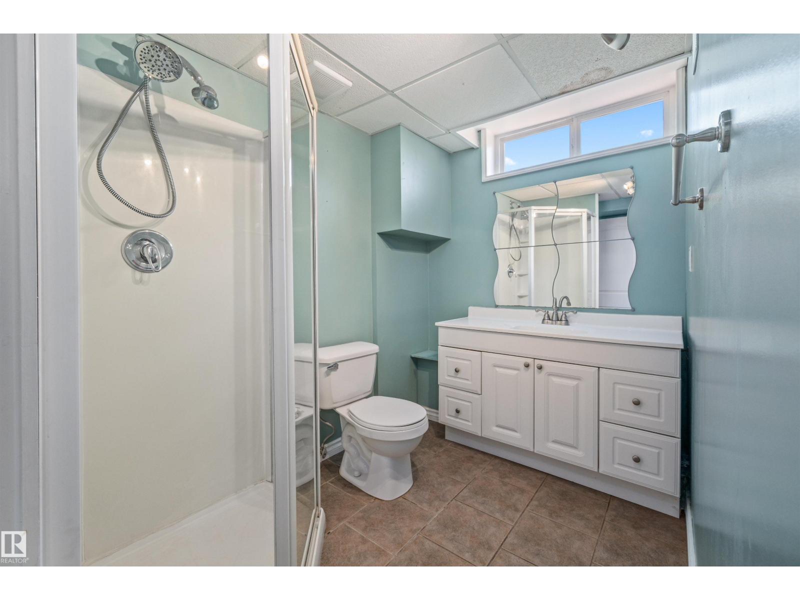 7927 71 AV NW, Edmonton