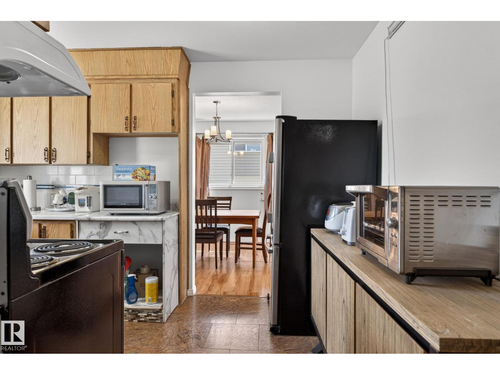10719 152 ST NW, Edmonton