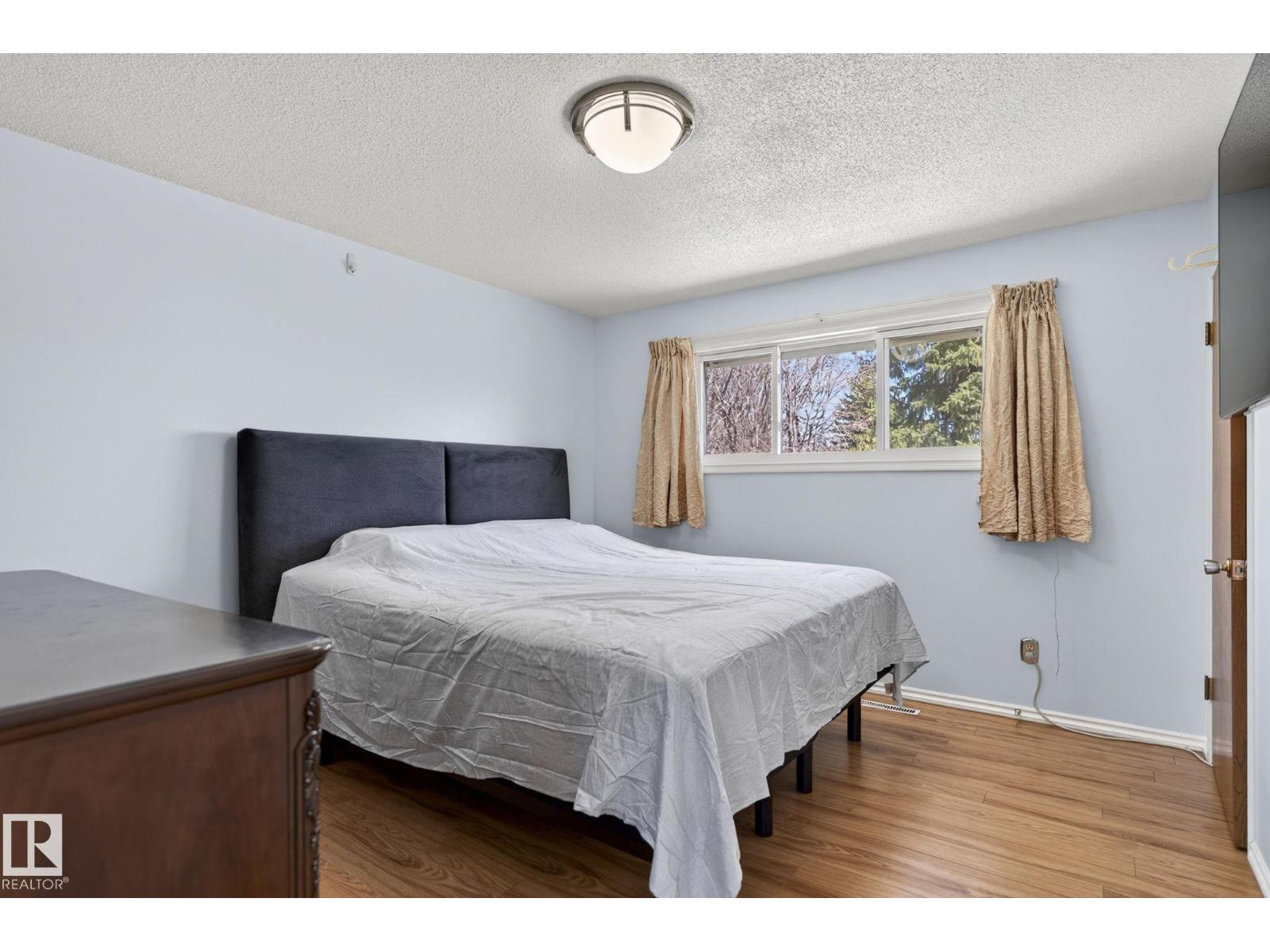 10719 152 ST NW, Edmonton