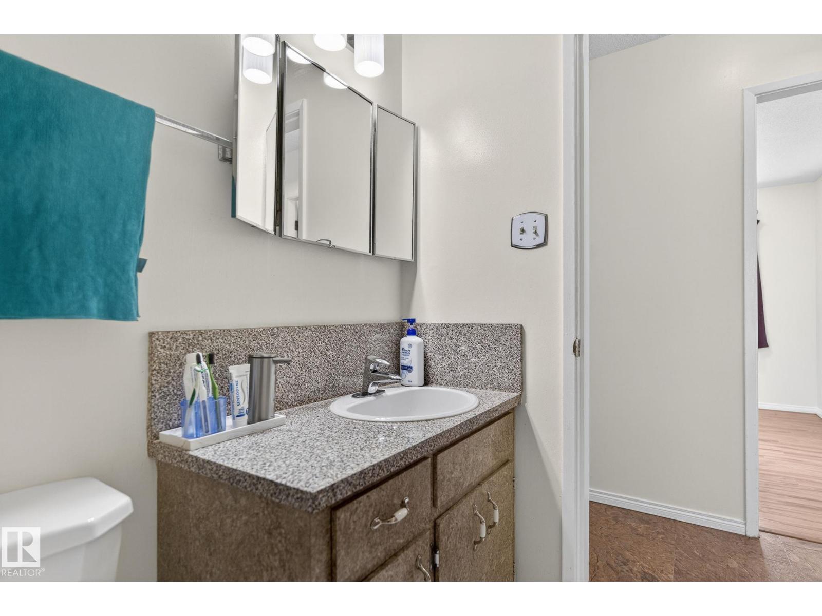 10719 152 ST NW, Edmonton