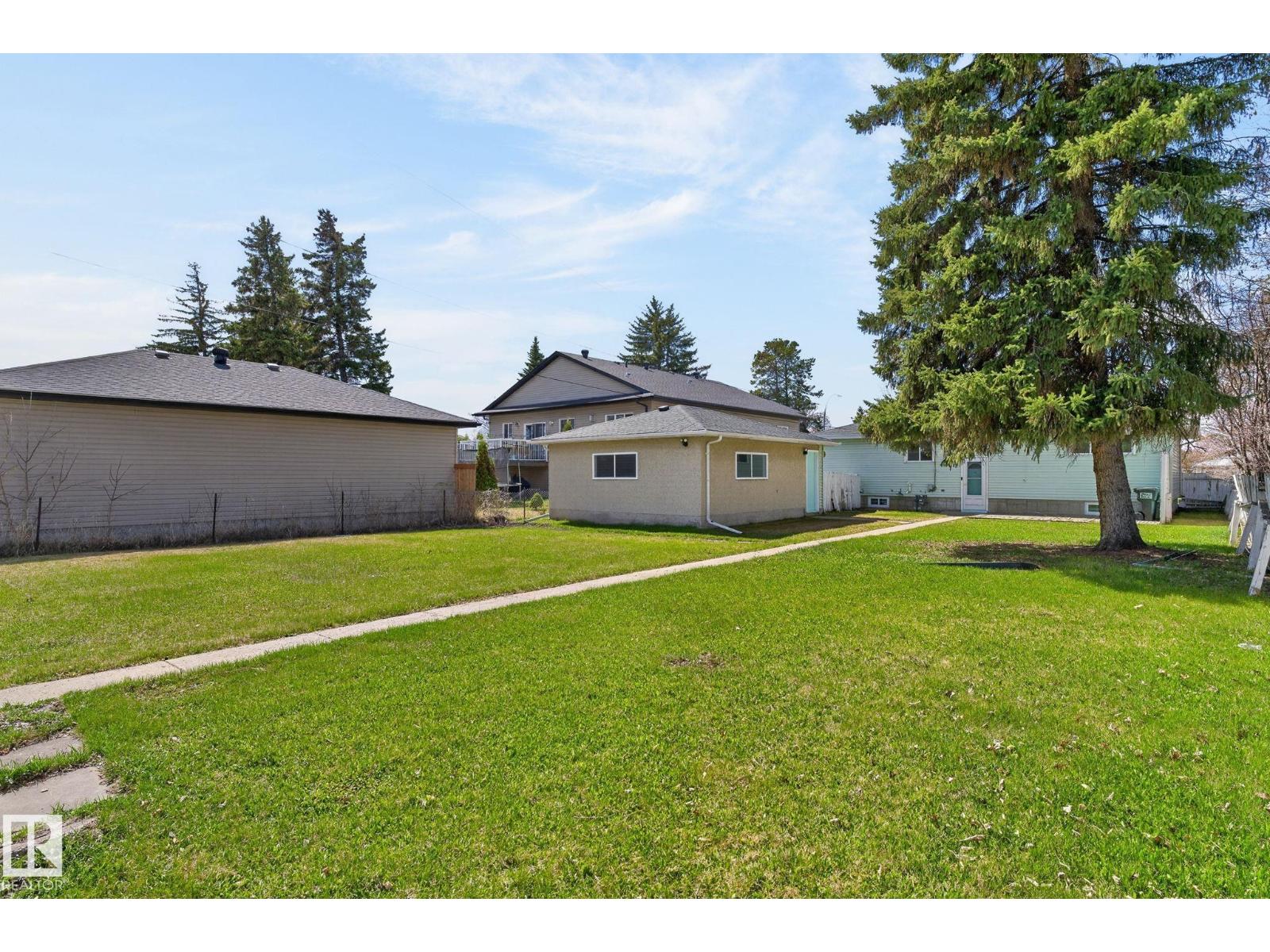 10719 152 ST NW, Edmonton