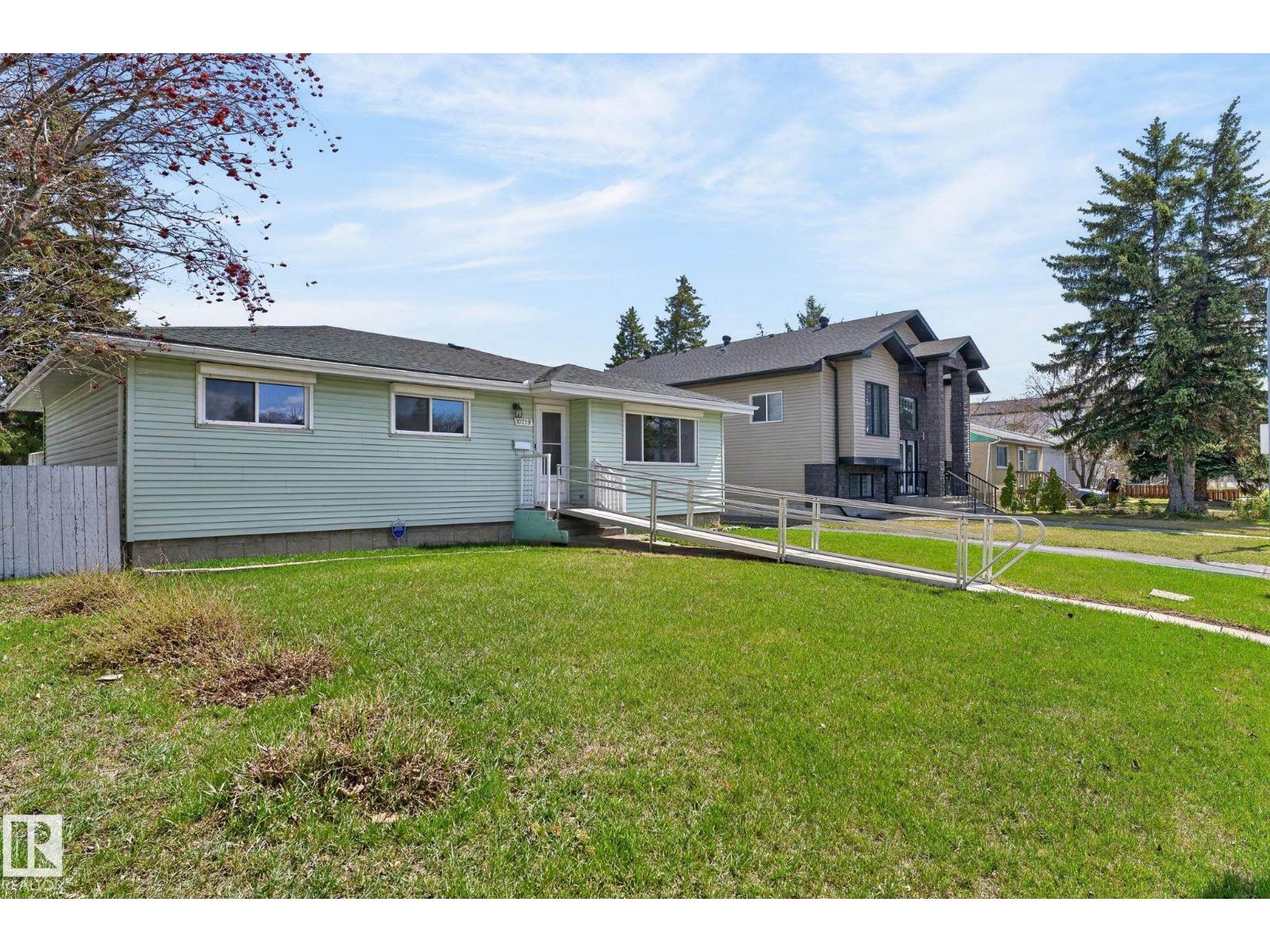 10719 152 ST NW, Edmonton