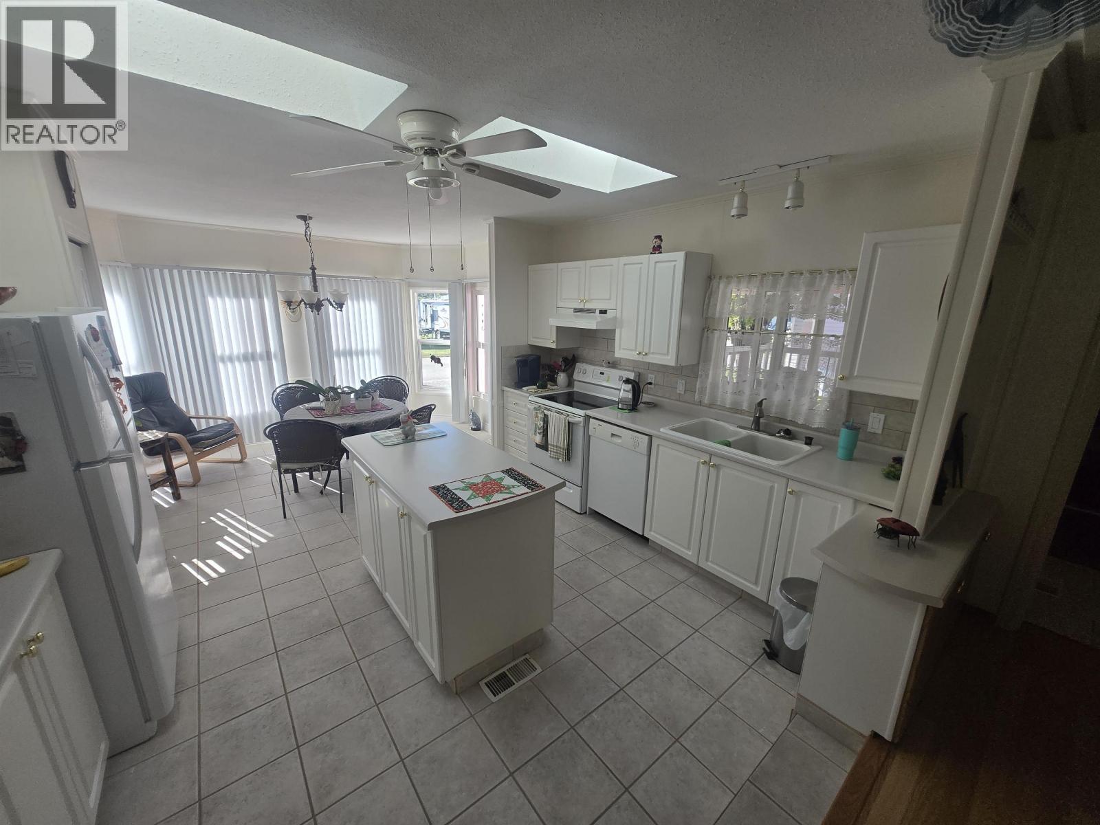 #32 2682 RICHARSON ROAD - 12