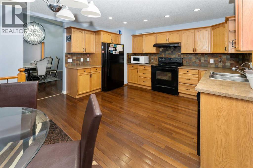 18 Coral Sands Place NE - 10