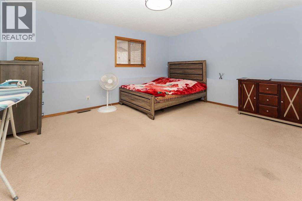 18 Coral Sands Place NE - 17