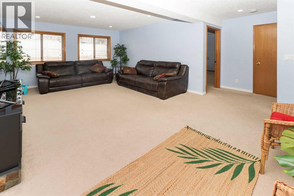 18 Coral Sands Place NE - 14