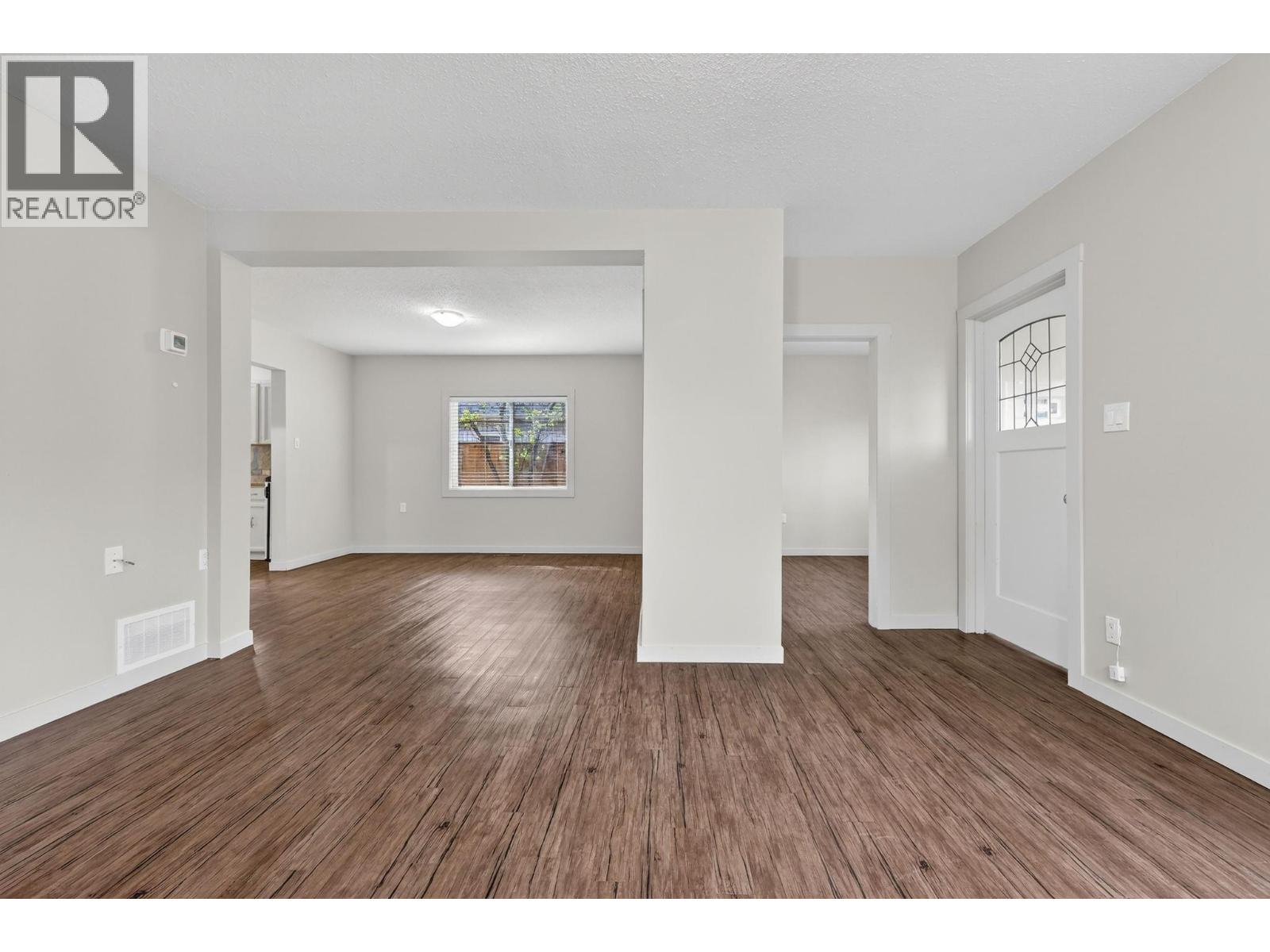 991 Coronation Avenue - 6