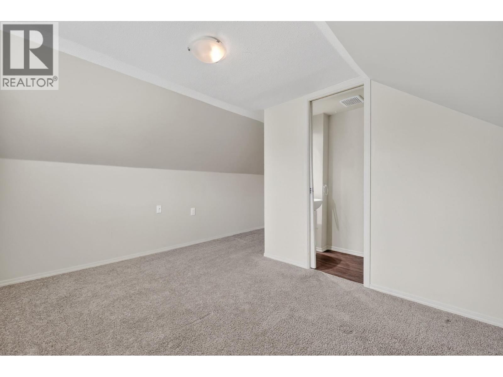 991 Coronation Avenue - 23