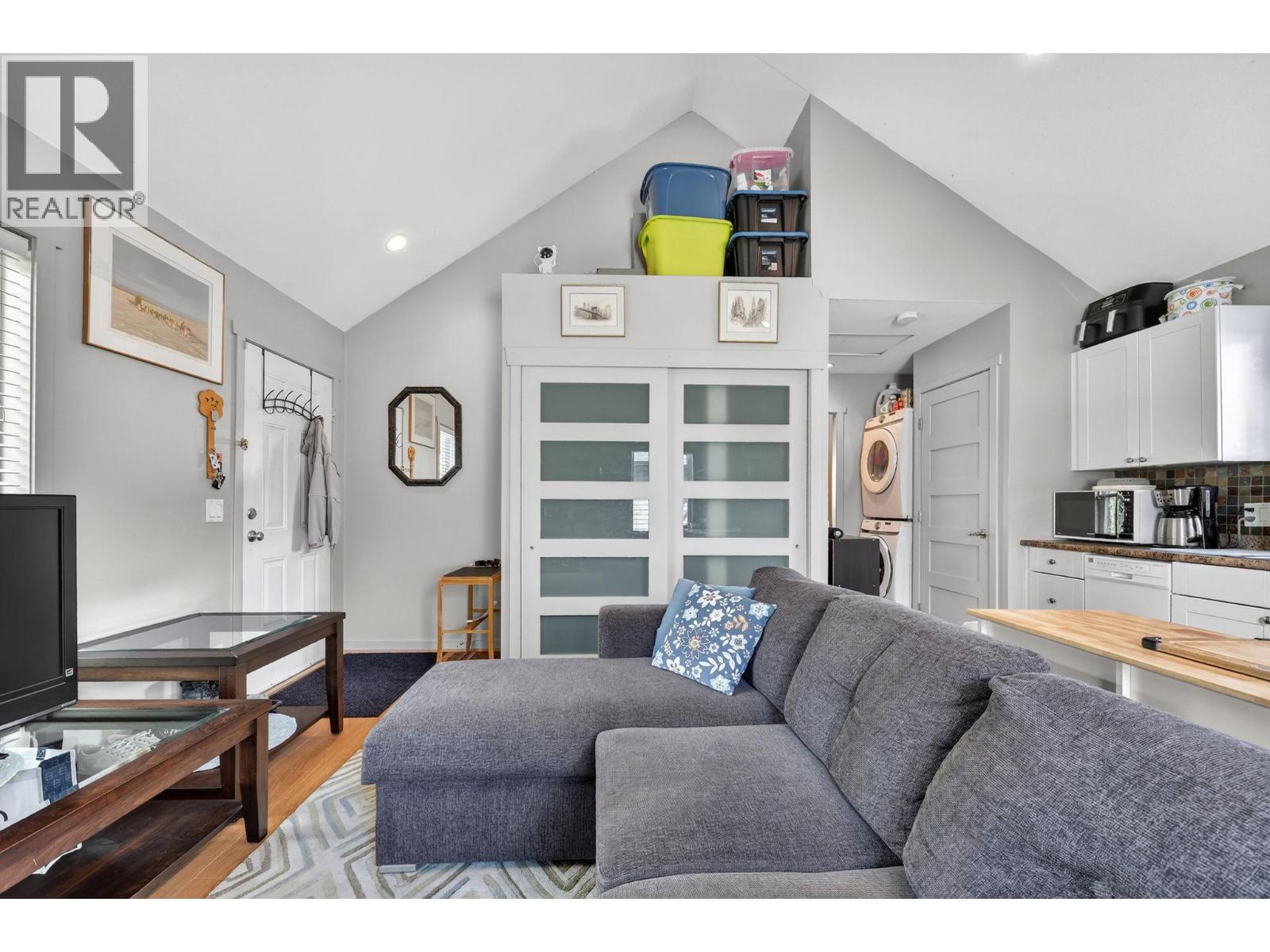 991 Coronation Avenue - 36
