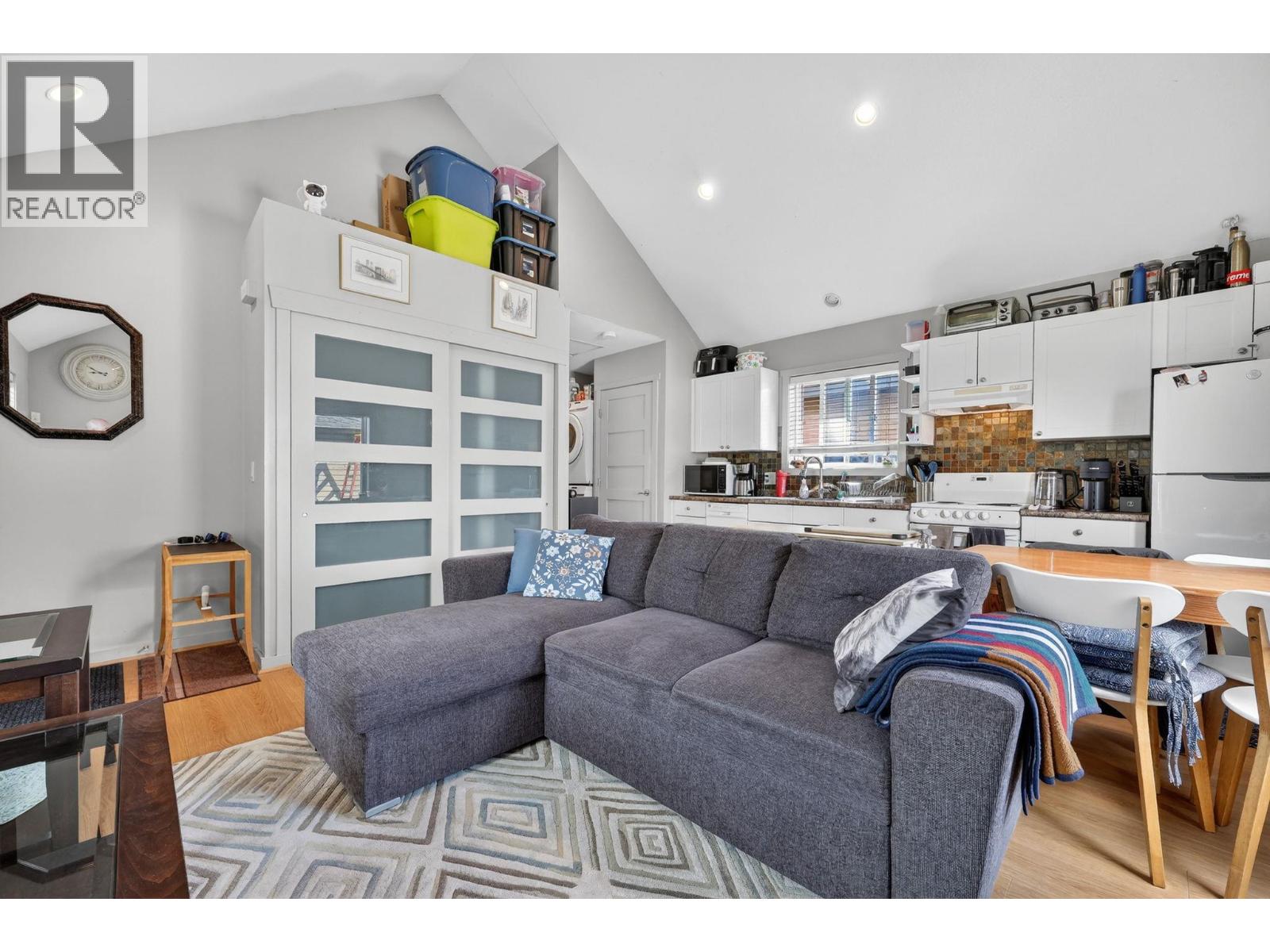 991 Coronation Avenue - 27