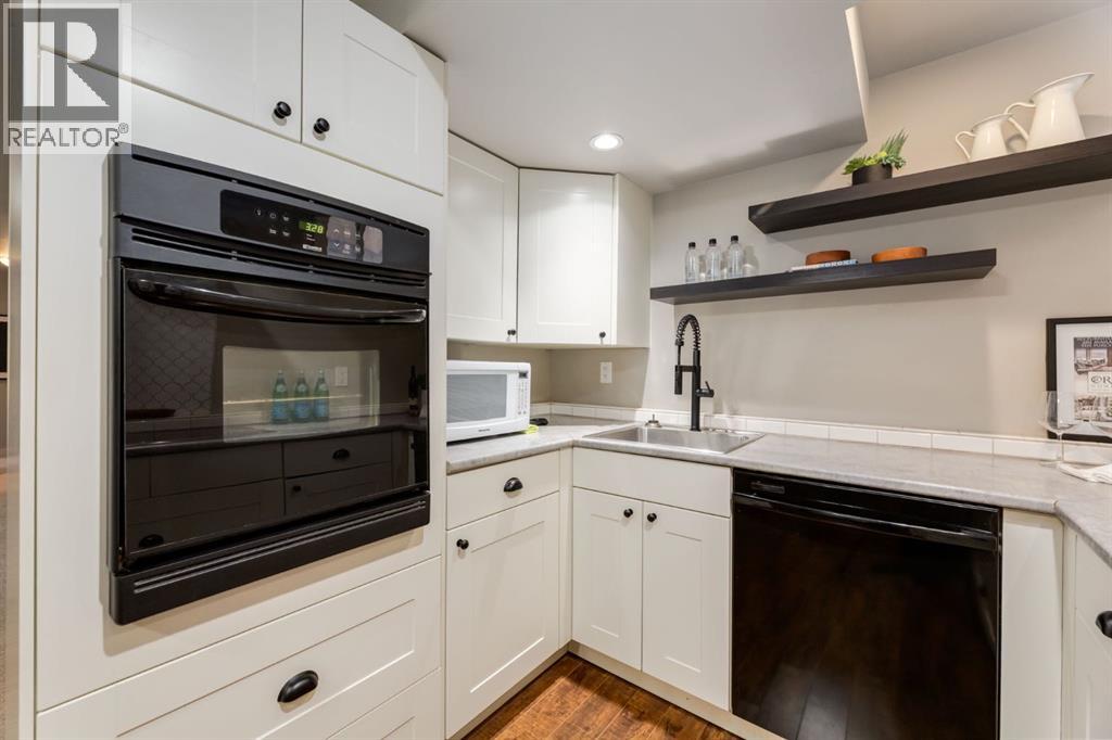 5004 43 Street SW - 29