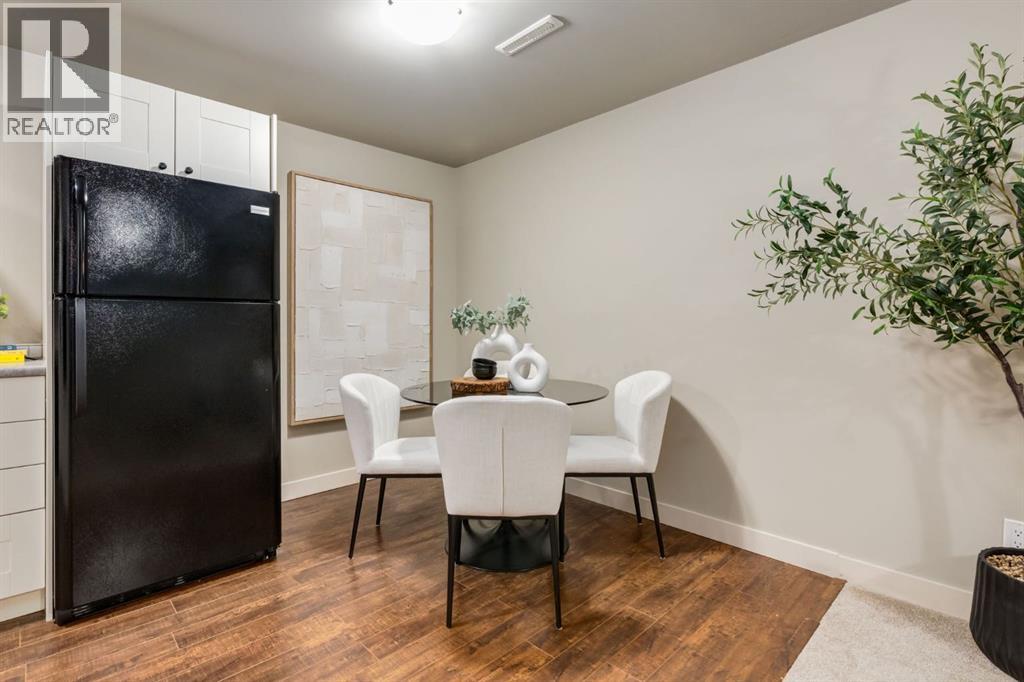 5004 43 Street SW - 26